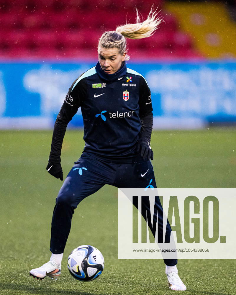 Ada Hegerberg of the Norwegian women s national football team during a training session on November 28, 2024 in Larne. Photo: Marius Simensen BILDBYRAN COP 238 bbeng dam football fotball fotboll norge norway practice soccer training trening träning uefa women s EURO Qualifier, EM, Europameisterschaft