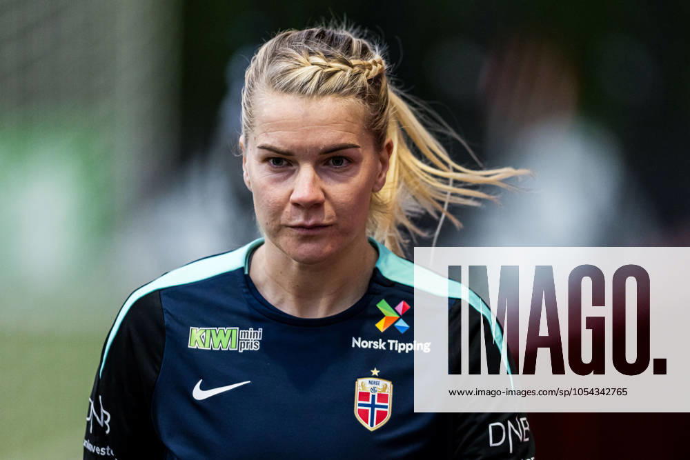 Ada Hegerberg of the Norwegian women s national football team during a training session on November 28, 2024 in Larne. Photo: Marius Simensen BILDBYRAN COP 238 bbeng dam football fotball fotboll norge norway practice soccer training trening träning uefa women s EURO Qualifier, EM, Europameisterschaft