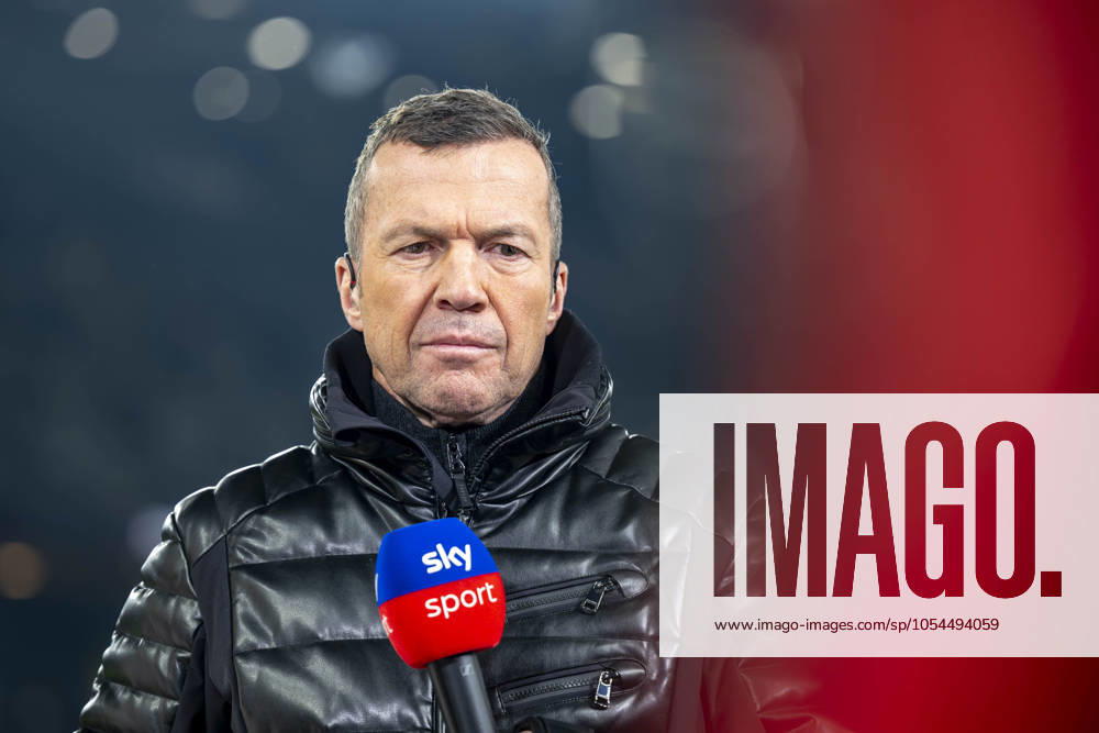 Borussia Dortmund - FC Bayern München, 12. Spieltag im Signal-Iduna-Park. Sky Experte Lothar Matthäus mit Mikrofon. WICHTIGER HINWEIS: Gemäß den Vorgaben der DFL und des DFB ist es untersagt, in dem Stadion und oder vom Spiel angefertigte Fotoaufnahmen in Form von Sequenzbildern und oder videoähnlichen Fotostrecken zu verwerten bzw. verwerten zu lassen.