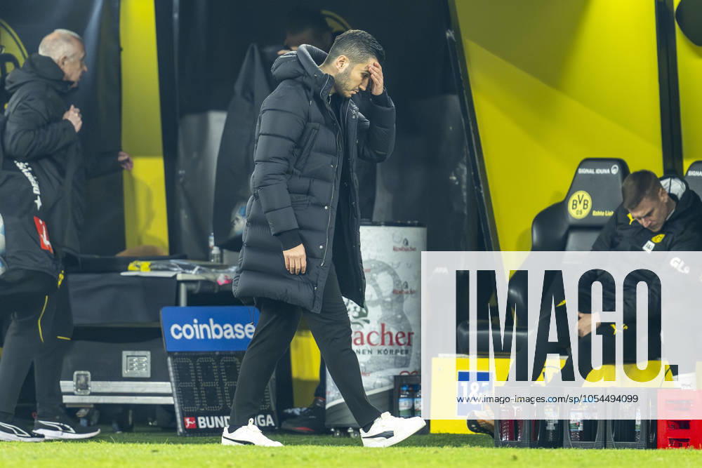 Borussia Dortmund - FC Bayern München, 12. Spieltag im Signal-Iduna-Park. Dortmunds Trainer Nuri Sahin schlägt die Hände vor das Gesicht. WICHTIGER HINWEIS: Gemäß den Vorgaben der DFL und des DFB ist es untersagt, in dem Stadion und oder vom Spiel angefertigte Fotoaufnahmen in Form von Sequenzbildern und oder videoähnlichen Fotostrecken zu verwerten bzw. verwerten zu lassen.