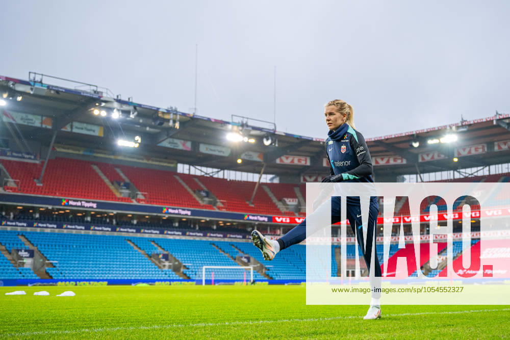 Ada Hegerberg of the Norwegian women s national football team during a training session on December 2, 2024 in Oslo. Photo: Vegard Grott BILDBYRAN kod VG VG0699 bbeng fotboll football soccer fotball norge norway women dam UEFA EURO, EM, Europameisterschaft,Fussball Qualifier, EM, Europameisterschaft em-kvalifisering kvinner em-kvalik em-kval träning practice training trening