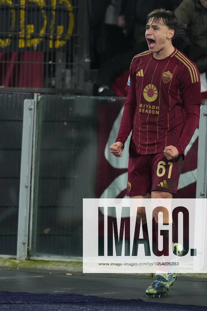 Roma s Niccolo Pisilli celebrates after scoring 3-1 during the Serie A EniLive soccer match between Roma and Lecce at the Rome s Olympic stadium, Italy - Saturday December 7, 2024 - Soccer ( Photo by Alfredo Falcone LaPresse )