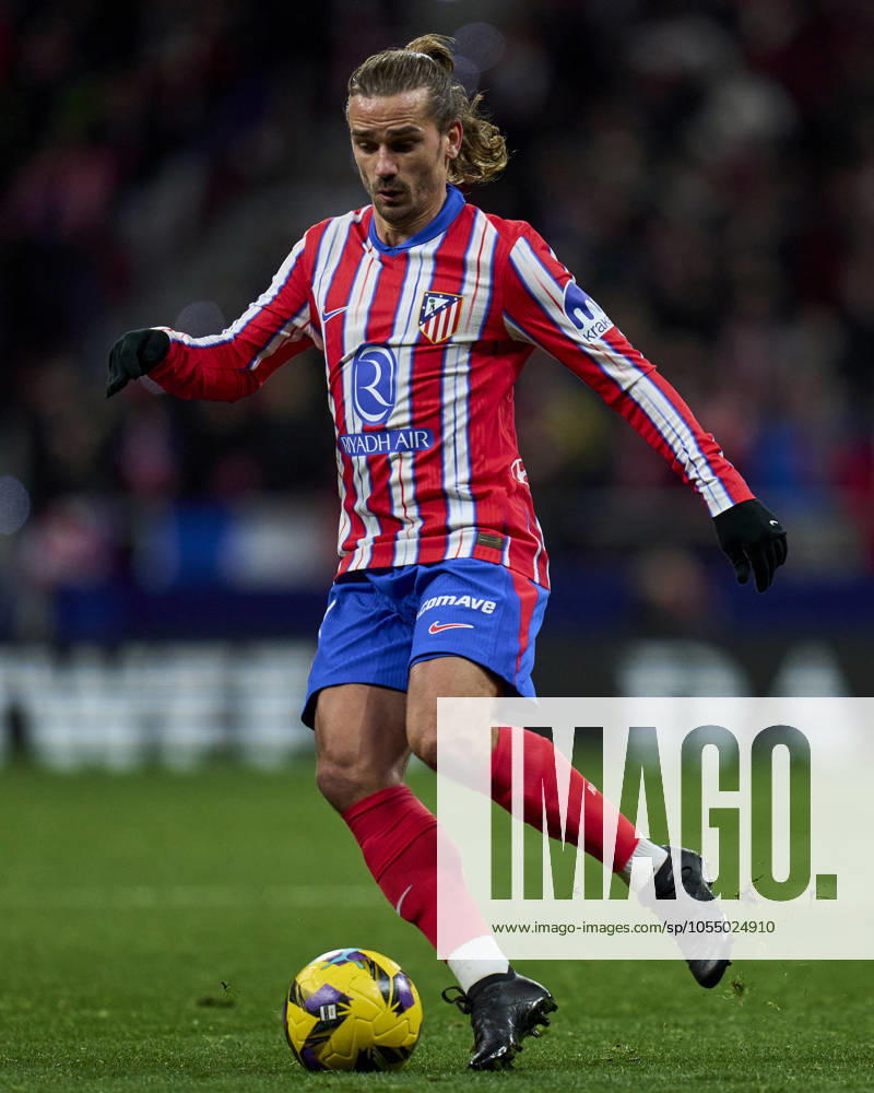 ESP: Atletico de Madrid v Sevilla FC. La Liga EA Sports. Date 16 Antoine Griezmann of Atletico de Madrid during the La Liga EA Sports match between Atletico de Madrid and Sevilla FC played at Riyadh Air Metropolitano Stadium on December 8, 2024 in Madrid, Spain. kpng