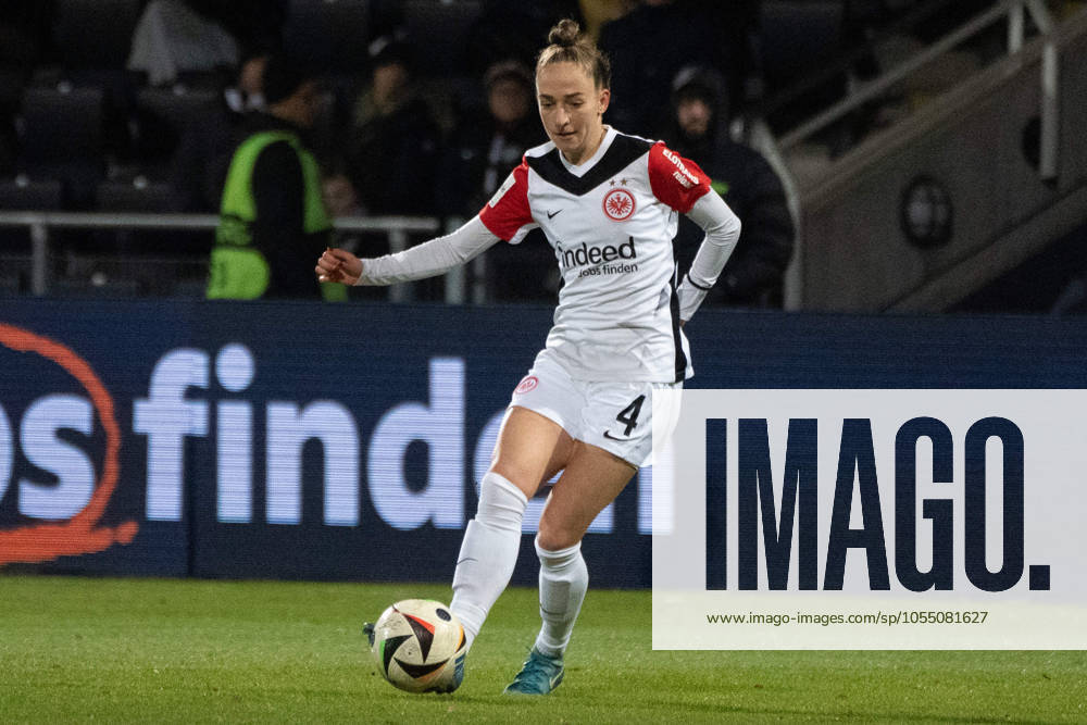 Fussball Google Pixel Frauen-Bundesliga, Eintracht Frankfurt - RB Leipzig, Sophia Kleinherne (Eintracht Frankfurt Frauen) mit dem tiefen Pass. Frankfurt am Main