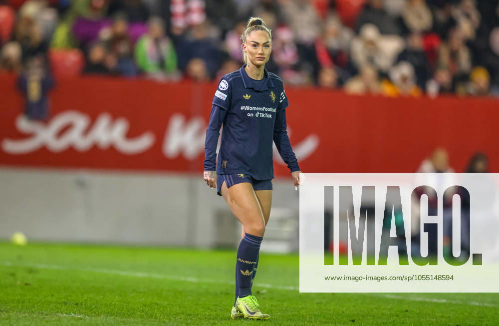 GER, München, FC Bayern München vs Juventus Turin, Women s Champions League, Fussball, UEFA, Spielzeit 2024 2025, FC Bayern Campus, 5. Spieltag, im Bild: Alisha Lehmann (Juventus Turin 7) eingewechselt im Spiel gegen FC Bayern München DFB DFL REGULATIONS PROHIBIT ANY USE OF PHOTOGRAPHS AS IMAGE SEQUENCES AND OR QUASI-VIDEO, 02.12.2024,