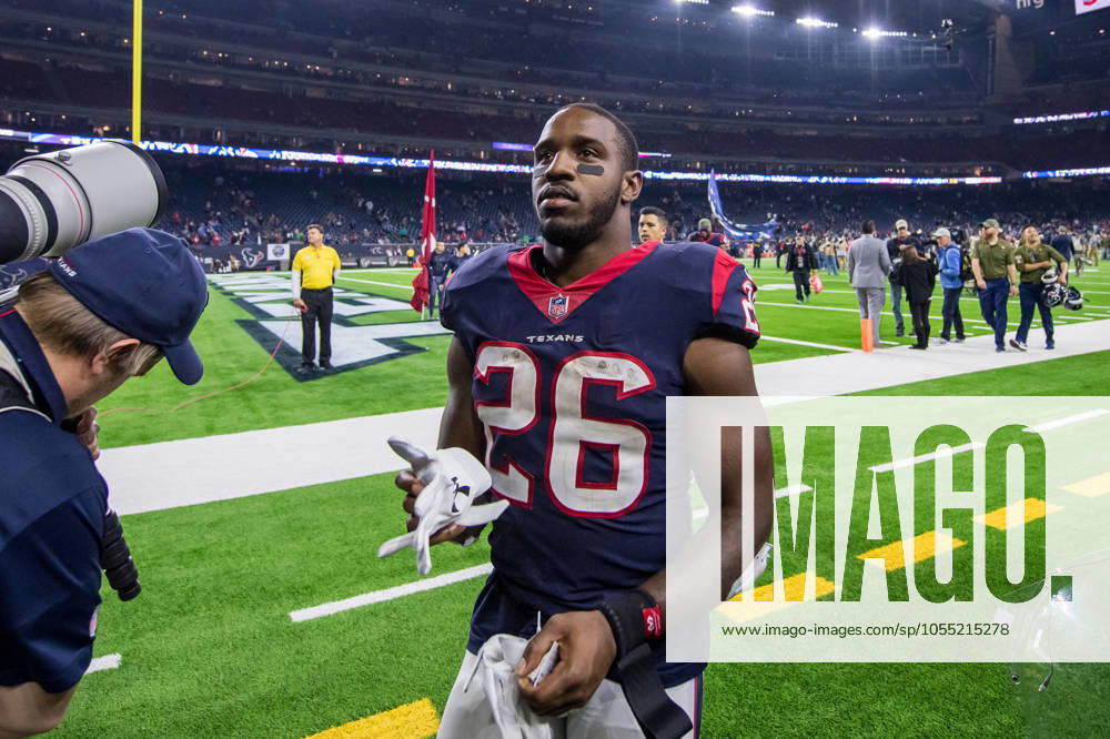 NFL, American Football Herren, USA 2018: Titans vs Texans NOV 26 November 26, 2018: Houston Texans running back Lamar Miller (26) leaves the field after an NFL football game between the Tennessee Titans and the Houston Texans at NRG Stadium in Houston, TX. The Texans won the game 34 to 17...Trask Smith CSM Houston TX U.S.