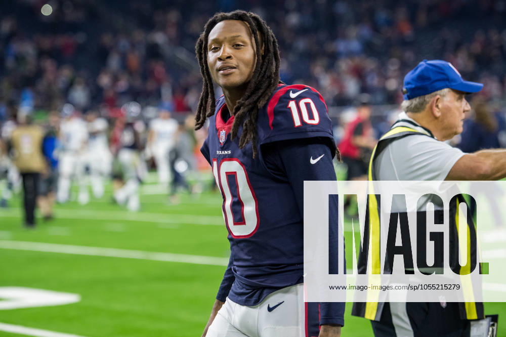 NFL, American Football Herren, USA 2018: Titans vs Texans NOV 26 November 26, 2018: Houston Texans wide receiver DeAndre Hopkins (10) leaves the field after an NFL football game between the Tennessee Titans and the Houston Texans at NRG Stadium in Houston, TX. The Texans won the game 34 to 17...Trask Smith CSM Houston TX U.S.