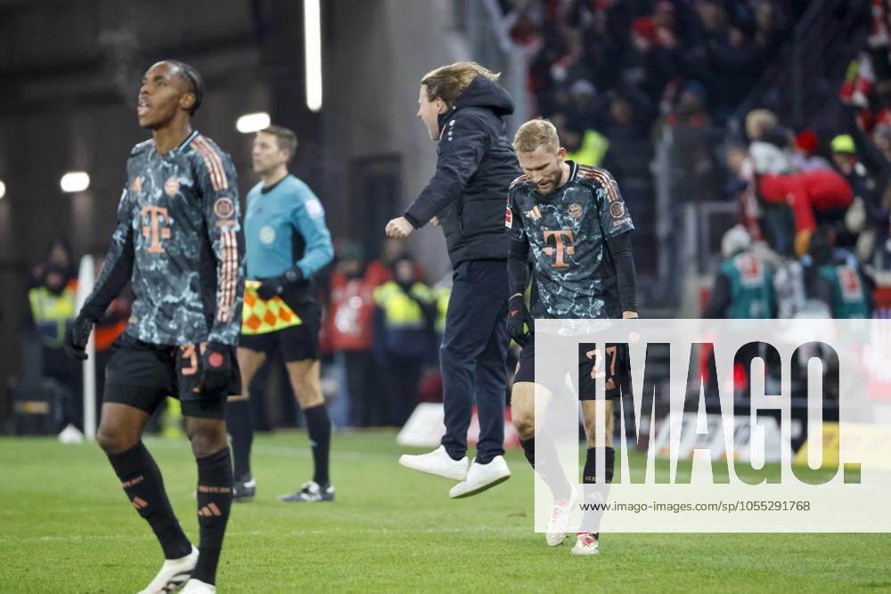 Bo Henriksen (1.FSV Mainz, Trainer) beim Abpfiff , Fussball, 1. Bundesliga, 14.Spieltag, 2024 2025, 1.FSV Mainz vs. Bayern München, 14.12.2024, Mewa Arena, Mainz, Deutschland DFL REGULATIONS PROHIBIT ANY USE OF PHOTOGRAPHS AS IMAGE SEQUENCES AND OR QUASI-VIDEO. Mainz Mewa Arena Rheinland-Pfalz Deutschland