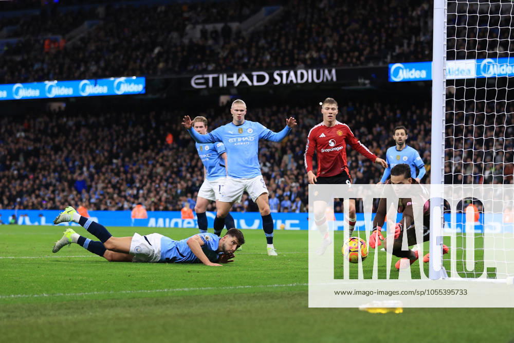 Manchester City v Manchester United, ManU 15 December 2024 - Premier League - Manchester City v Manchester United - Manchester City goalkeeper Ederson makes a save - Photo: Simon Stacpoole Offside. Manchester UK