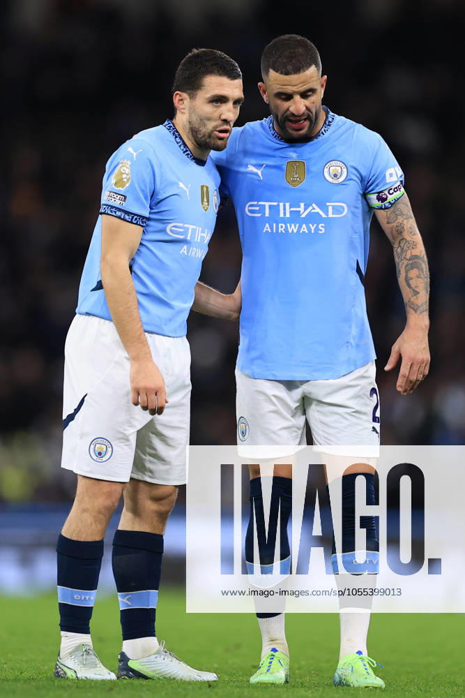 Manchester City v Manchester United, ManU 15 December 2024 - Premier League - Manchester City v Manchester United - Mateo Kovacic of Manchester City in conversation with Kyle Walker of Manchester City - Photo: Simon Stacpoole Offside. Manchester UK