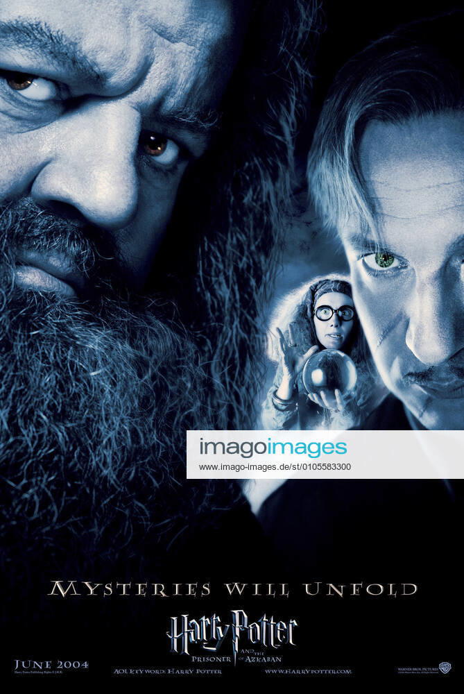 HARRY POTTER AND THE PRISONER OF AZKABAN US 2004 ROBBIE COLTRANE as Rubeus Hagrid, EMMA THOMPSON as Professer Sybill Trewlaney, DAVID THEWLIS as Professor Lupin Date: 2004 Mandatory credit line: Image courtesy Ronald Grant Mary Evans
