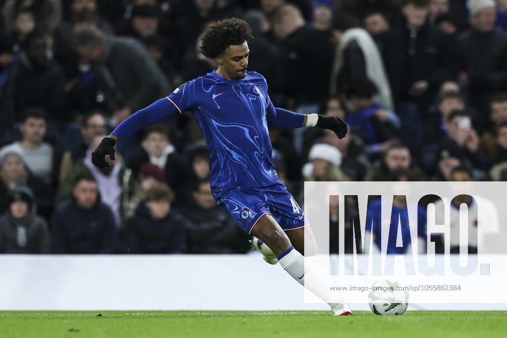 19th December 2024; Stamford Bridge, London, England; UEFA Conference League Football, Chelsea versus Shamrock Rovers; Renato Veiga of Chelsea crosses the ball in the Shamrock box ActionPlus12728691 HenningxvonxJagow Content restricted for UK based newspaper