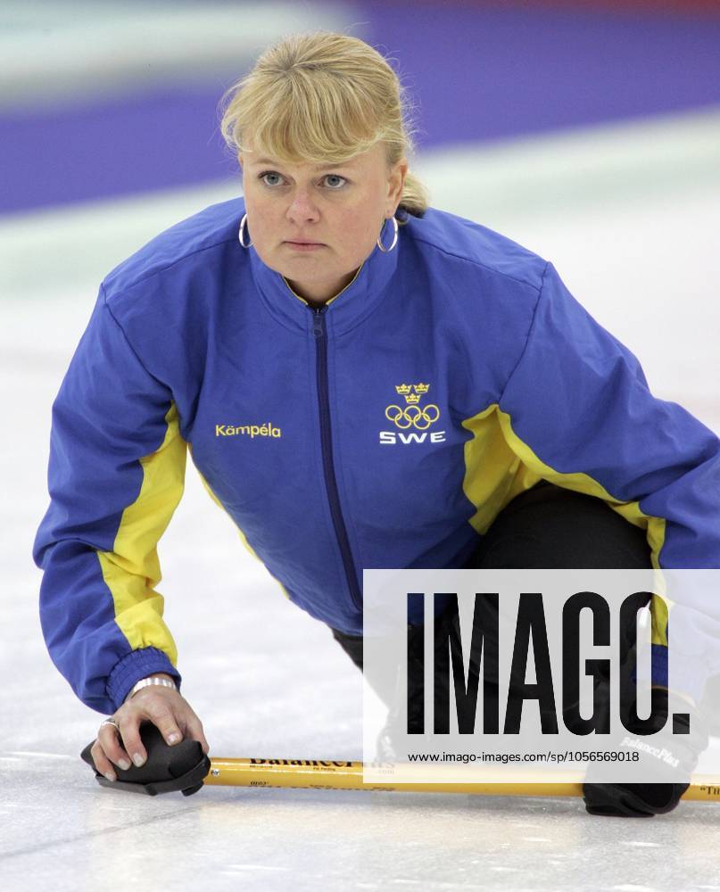 Swedish skip, Anette Norberg, watches the stone following a delivery against Switzerland in the gold medal match of women s curling on February 23, 2006, in Pinerolo Palaghiaccio, Italy during the 2006 Winter Olympics. (Gary Reyes San Jose Mercury News KRT) PINEROLO PALAGHIACCIO ITA