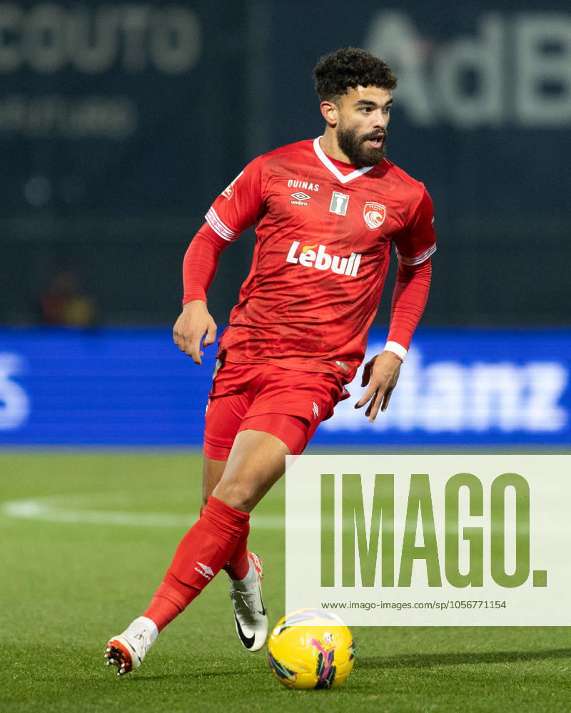 GUSTAVO KLISMAHN from Santa Clara seen on action during the Liga Portugal Betclic 2024 25 match between FC Famalicao and Santa Clara at Estadio do Municipal de Famalicao 30, 2024 in Famalicao, Portugal. Final Score FC Famalicao 1 - 2 Santa Clara Famalicao Portugal - ZUMAl192 20241230_zsp_l192_023