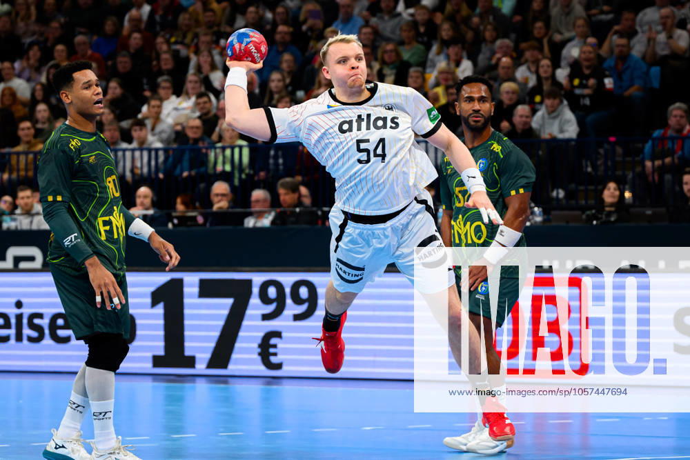 Hamburg: Handball Länderspiel - Vorbereitung WM - Deutschland - Brasilien Justus Fischer (Deutschland) Hamburg Barlays Arena Deutschland
