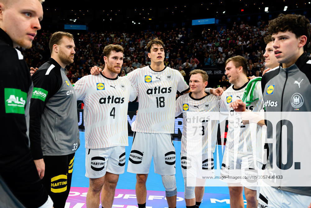 Hamburg: Handball Länderspiel - Vorbereitung WM - Deutschland - Brasilien Torhueter Andreas Wolff (Deutschland), Johannes Golla (Deutschland), Julian Köster Koester (Deutschland), Timo Kastening (Deutschland), Franz Semper (Deutschland), Marko Grgic (Deutschland) Hamburg Barlays Arena Deutschland