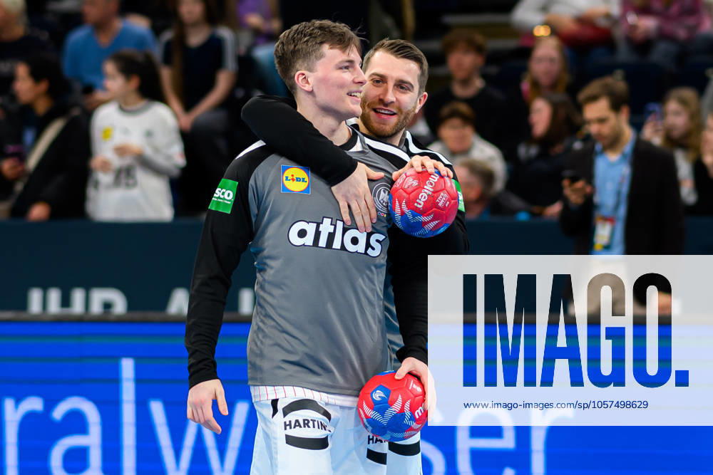 Hamburg: Handball Länderspiel - Vorbereitung WM - Deutschland - Brasilien Nils Lichtlein (Deutschland), Lukas Mertens (Deutschland) Hamburg Barlays Arena Deutschland