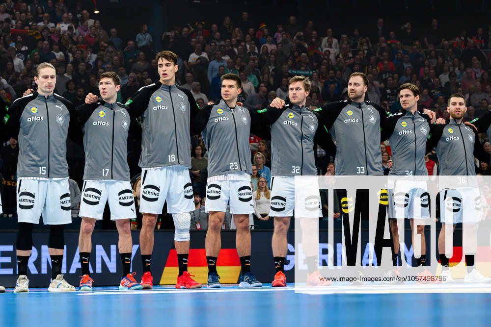 Hamburg: Handball Länderspiel - Vorbereitung WM - Deutschland - Brasilien v.li. Juri Knorr (Deutschland), Lukas Zerbe (Deutschland), Julian Köster Koester (Deutschland), Renars Uscins (Deutschland), Franz Semper (Deutschland), Torhueter Andreas Wolff (Deutschland), Rune Dahmke (Deutschland), Lukas Mertens (Deutschland) Hamburg Barlays Arena Deutschland