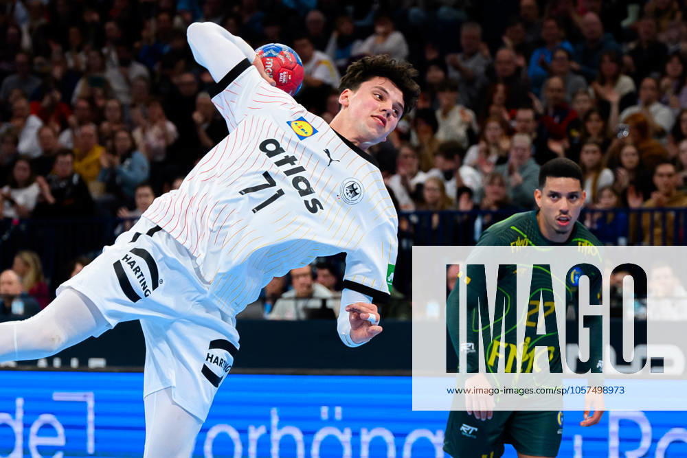 Hamburg: Handball Länderspiel - Vorbereitung WM - Deutschland - Brasilien Marko Grgic (Deutschland), Marcos Antonio Silva (Brasilien) Hamburg Barlays Arena Deutschland