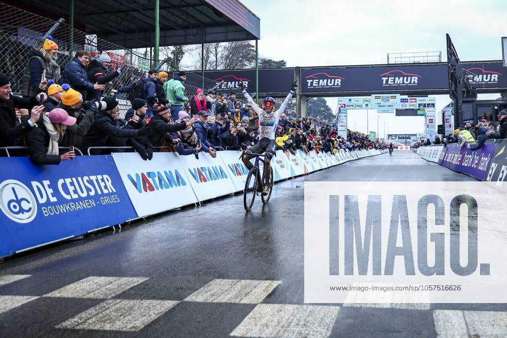 Belgian Thibau Nys celebrates as he crosses the finish line to win the elite men race of the Belgian Cyclocross Championships (11-12 01) on Sunday 12 January 2025 in Heusden-Zolder. DAVIDxPINTENS x110257253x