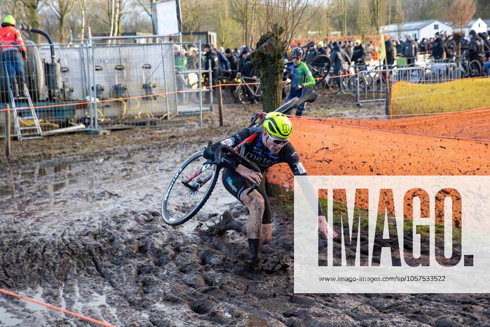 NK Cyclocross Oisterwijk Elite mannen Oisterwijk (NED), CYCLOCROSS, JANUARY 12 Bart Kortleve Gefotografeerd tijdens het Nederlands Kampioenschap veldrijden in Oisterwijk Content not available for redistribution in The Netherlands directly or indirectly through any third parties.