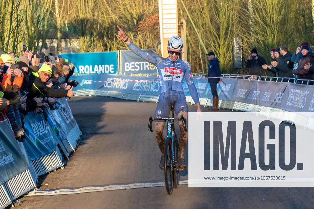 NK Cyclocross Oisterwijk Elite mannen Oisterwijk (NED), CYCLOCROSS, JANUARY 12 De titel in het veldrijden bij de mannen is gewonnen door Tibor del Grosso Gefotografeerd tijdens het Nederlands Kampioenschap veldrijden in Oisterwijk Content not available for redistribution in The Netherlands directly or indirectly through any third parties.
