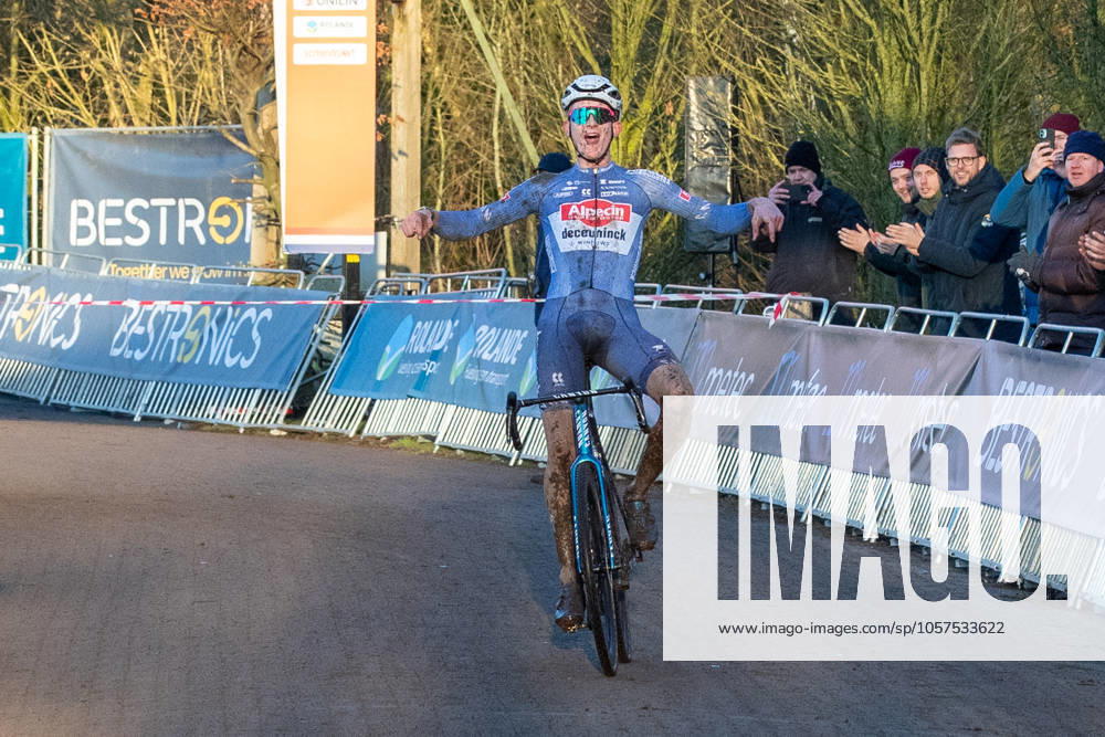 NK Cyclocross Oisterwijk Elite mannen Oisterwijk (NED), CYCLOCROSS, JANUARY 12 De titel in het veldrijden bij de mannen is gewonnen door Tibor del Grosso Gefotografeerd tijdens het Nederlands Kampioenschap veldrijden in Oisterwijk Content not available for redistribution in The Netherlands directly or indirectly through any third parties.
