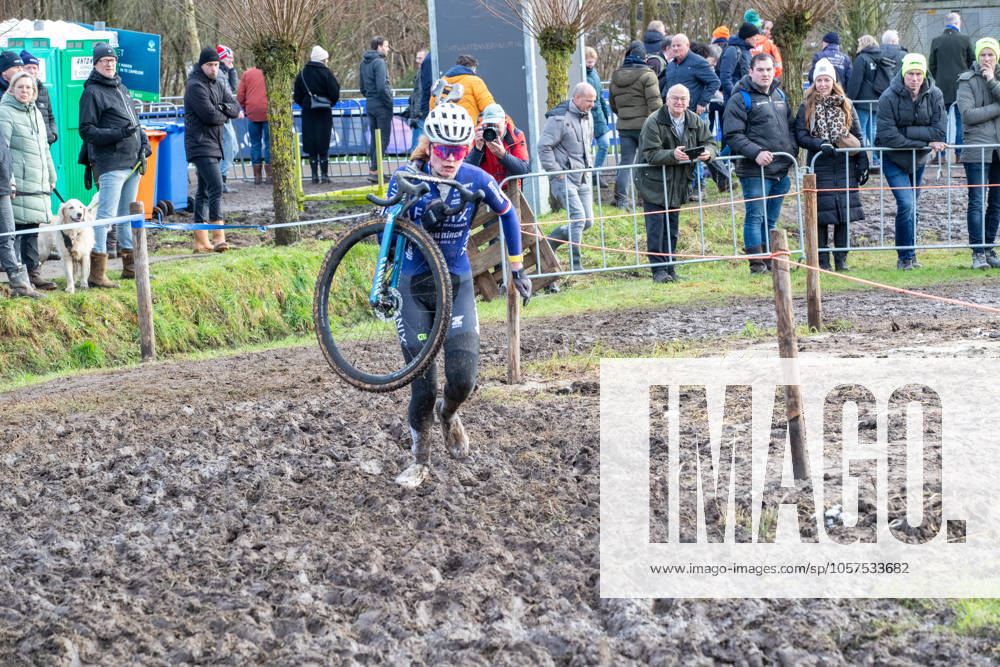 NK Cyclocross Oisterwijk vrouwen Oisterwijk (NED), CYCLOCROSS, JANUARY 12 Puck Pieterse Gefotografeerd tijdens het Nederlands Kampioenschap veldrijden in Oisterwijk Content not available for redistribution in The Netherlands directly or indirectly through any third parties.