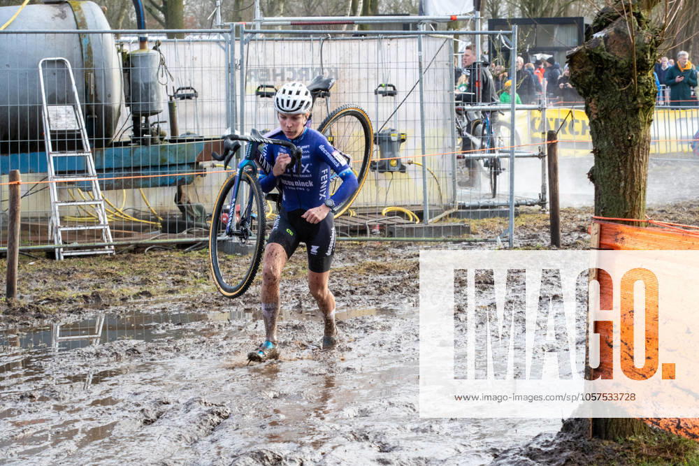 NK Cyclocross Oisterwijk vrouwen Oisterwijk (NED), CYCLOCROSS, JANUARY 12 Yara Kastelijn (NED Team Fenix-Deceuninck) Gefotografeerd tijdens het Nederlands Kampioenschap veldrijden in Oisterwijk Content not available for redistribution in The Netherlands directly or indirectly through any third parties.
