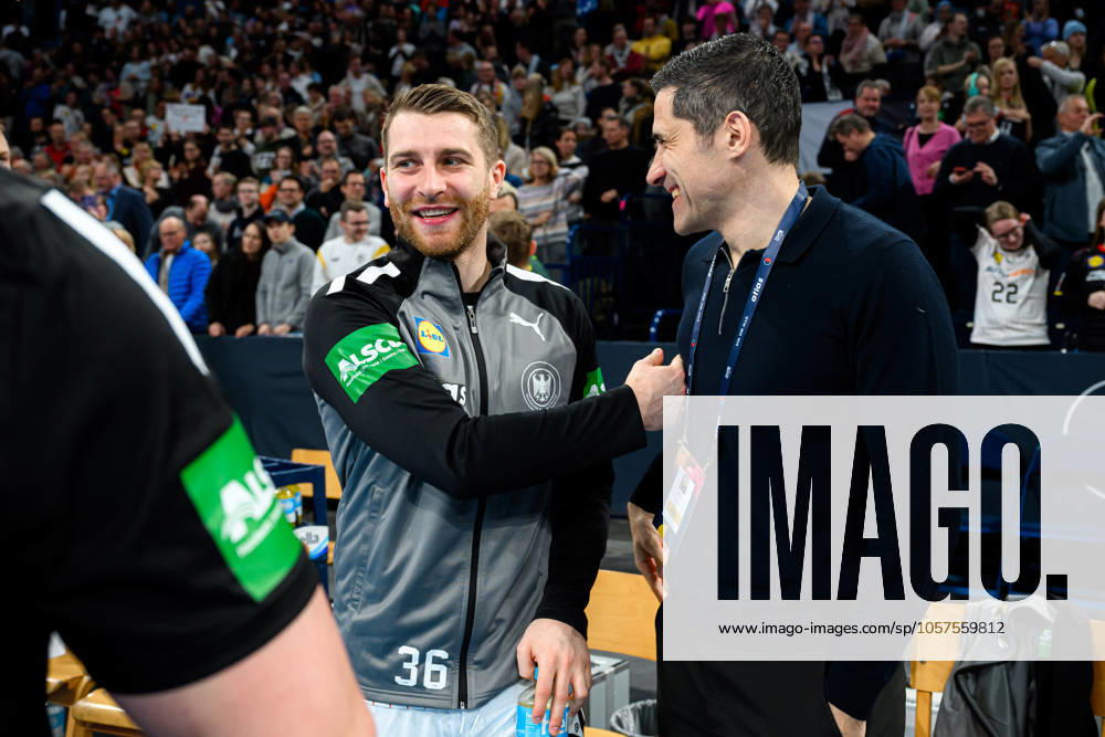 Hamburg: Handball Länderspiel - Vorbereitung WM - Deutschland - Brasilien Lukas Mertens (Deutschland), DHB Vorstand Ingo Meckes Hamburg Barlays Arena Deutschland