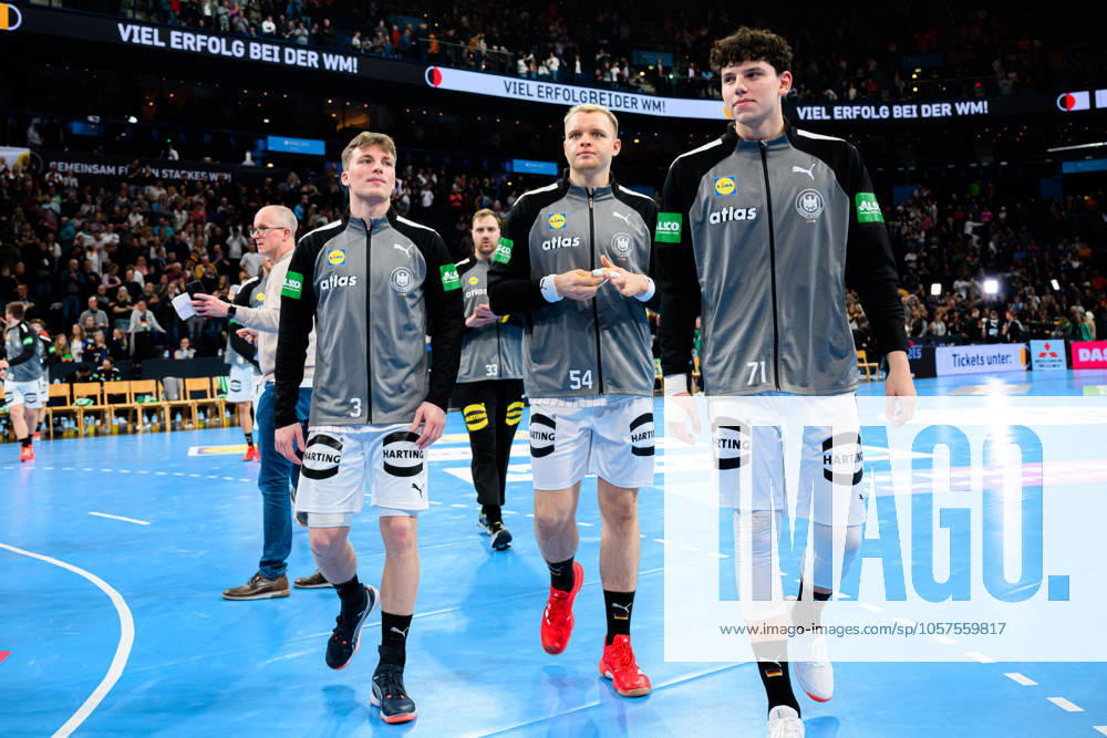 Hamburg: Handball Länderspiel - Vorbereitung WM - Deutschland - Brasilien v.li. Nils Lichtlein (Deutschland), Justus Fischer (Deutschland), Marko Grgic (Deutschland) Hamburg Barlays Arena Deutschland