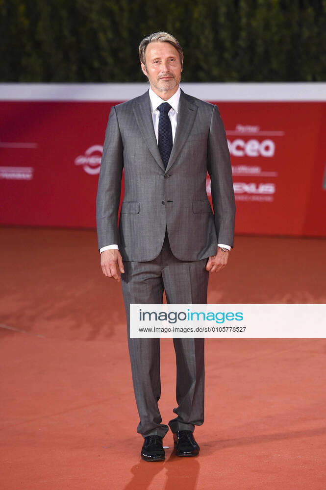Mads Mikkelsen bei der Premiere des Kinofilms Another Round Druk auf dem 15. Internationalen Filmfestival von Rom Festa del Cinema di Roma 2020 im Auditorium Parco della Musica. Rom