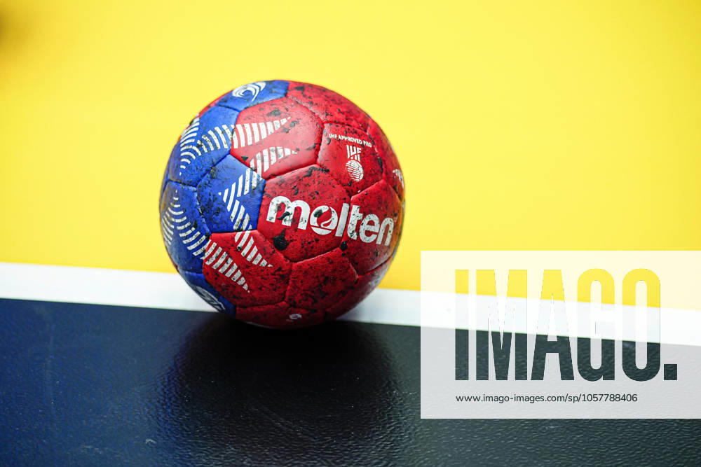 Molten Spielball, Themenfoto, Themenbild, Symbolfoto, Symbolbild, Stockfoto DEN, Tunesien vs. Daenemark, Handball, IHF Weltmeisterschaft 2025, Gruppe B, Spieltag 2, 16.01.2025 DEN, Tunesien vs. Daenemark, Handball, IHF Weltmeisterschaft 2025, Gruppe B, Spieltag 2, 16.01.2025 Herning