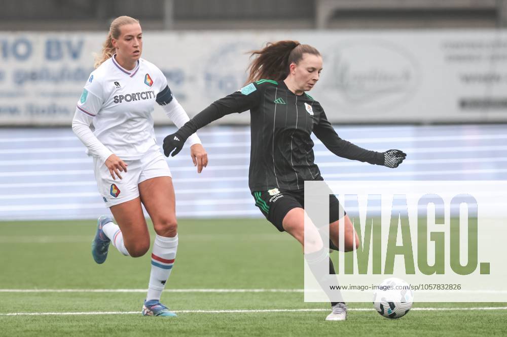 ,711 Sadium, Azerion Eredivisie vrouwen, Telstar - PEC (women) , season 2023 2024, during the match Telstar - PEC (women),Telstar player Jannette van Belen, PEC Zwolle player Mayke Lindner Telstar - PEC (women) x27438306x