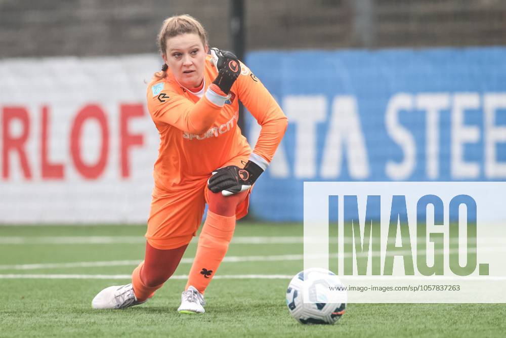 ,711 Sadium, Azerion Eredivisie vrouwen, Telstar - PEC (women) , season 2023 2024, during the match Telstar - PEC (women), Telstar goalkeeper Kelly Steen Telstar - PEC (women) x27440066x