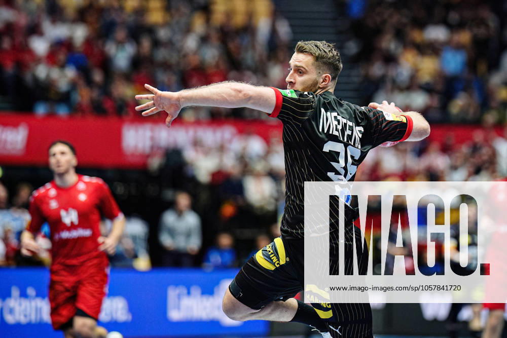 Wurf Tor Lukas Mertens (Deutschland, 36) DEN, Schweiz vs. Deutschland, Handball, IHF Weltmeisterschaft 2025, Gruppe A, Spieltag 2, 17.01.2025 DEN, Schweiz vs. Deutschland, Handball, IHF Weltmeisterschaft 2025, Gruppe A, Spieltag 2, 17.01.2025 Herning