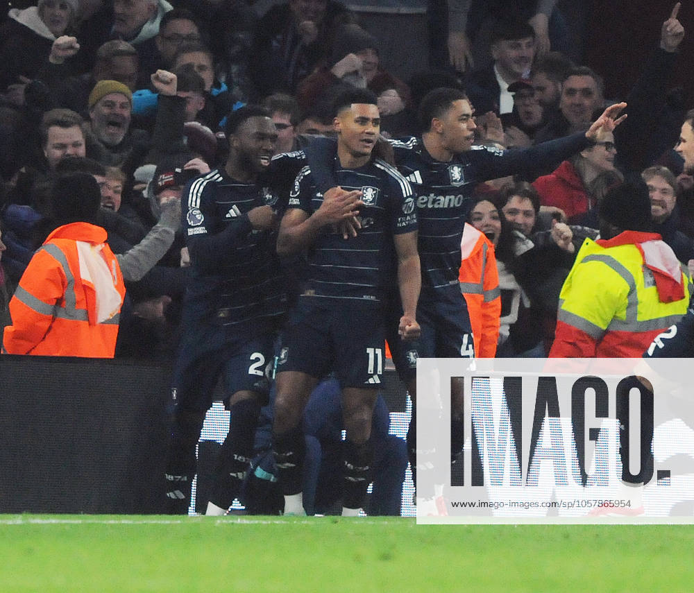 Football - 2024 2025 Premier League - Arsenal vs Aston Villa - Emirates Stadium - Saturday 18th January 2025 Ollie Watkins of Aston villa celebrates the equalising goal COLORSPORT Andrew Cowie