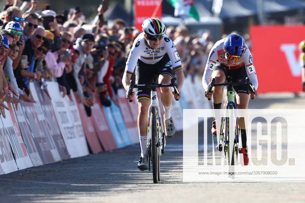 Dutch Fem Van Empel pictured as she crosses the finish line of the women s elite race at the cyclocross cycling event in Benidorm, Spain, , stage 12 14 in the UCI World Cup competition. DAVIDxPINTENS x110719271x