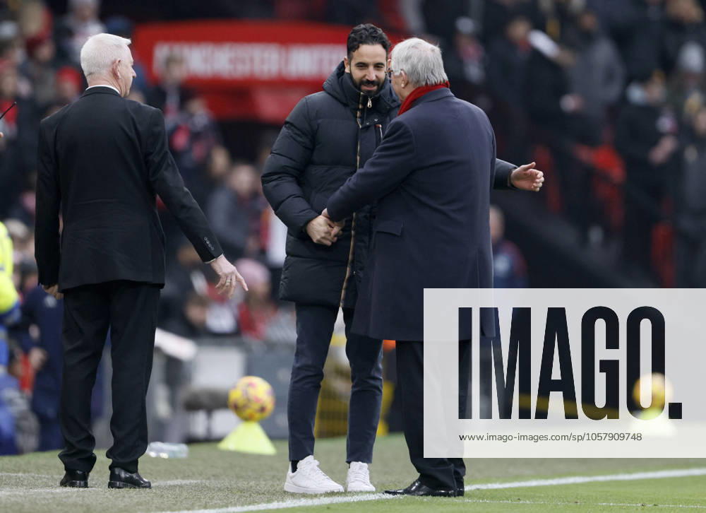 Manchester United, ManU FC v Brighton & Hove Albion FC - Premier League Ruben Amorim, Manager of Manchester United and Sir Alex Ferguson on the side line before the Premier League match between Manchester United FC and Brighton & Hove Albion FC at Old Trafford on January 19, 2025 in Manchester, England. Manchester Old Trafford England United Kingdom