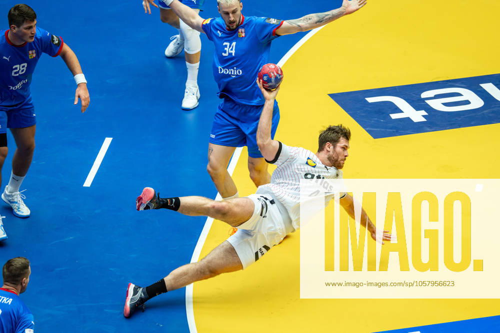 Handball Herning 19.01.2025 IHF Handball World Championship, WM, Weltmeisterschaft Vorrunde Deutschland (GER) - Tschechien (CZE) Johannes Golla (Deutschland, No.04) SOLAK Dominik (Tschechien, No.34)