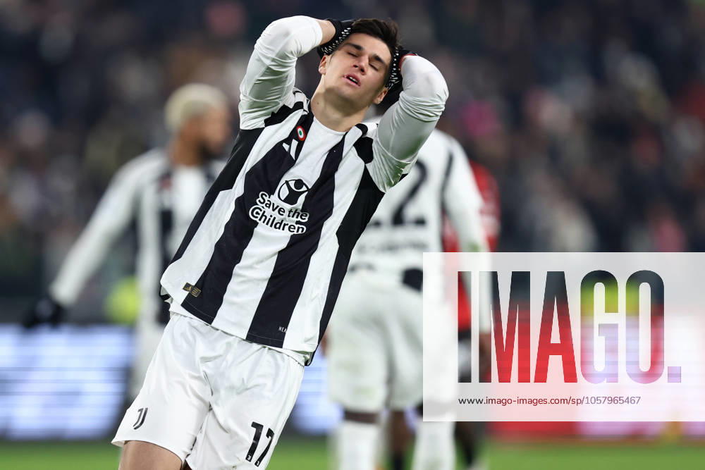 Juventus Fc vs AC Milan Vasilije Adzic of Juventus Fc looks dejected during the Serie A football match beetween Juventus Fc and AC Milan at Allianz Stadium on January 18, 2025 in Turin, Italy . Torino Allianz Stadium Italy