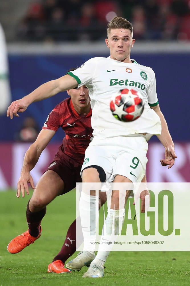 Fussball UEFA Champions League, RB Leipzig - Sporting Lissabon, v.l. Viktor Gyoekeres (Gyökeres, Lissabon, 9) Leipzig