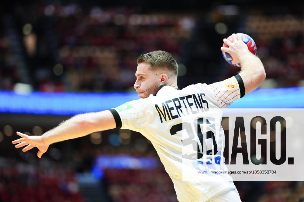 Wurf Tor Lukas Mertens (Deutschland, 36) DEN, Italien vs. Deutschland, Handball, IHF Weltmeisterschaft 2025, Hauptgruppe 1, Spieltag 2, 23.01.2025 DEN, Italien vs. Deutschland, Handball, IHF Weltmeisterschaft 2025, Hauptgruppe 1, Spieltag 2, 23.01.2025 Herning