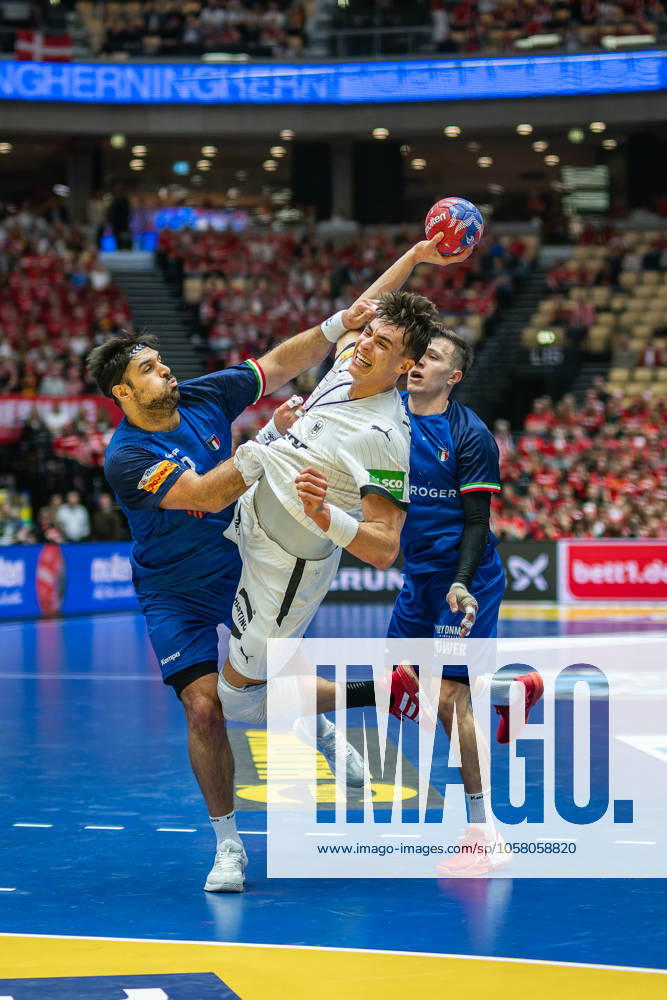 Handball Herning 23.01.2025 IHF Handball World Championship, WM, Weltmeisterschaft Hauptrunde Italien (ITA) - Deutschland (GER) Julian Köster (Deutschland, No.18) Koester PARISINI Andrea Carlo (Italien, No.32)