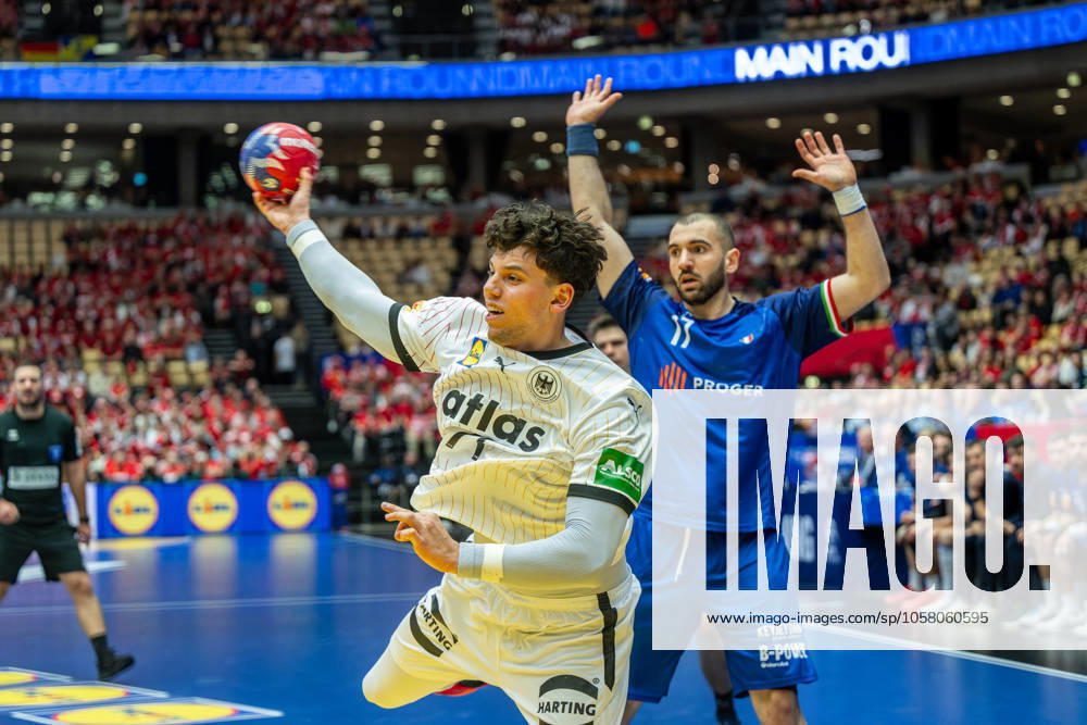 Handball Herning 23.01.2025 IHF Handball World Championship, WM, Weltmeisterschaft Hauptrunde Italien (ITA) - Deutschland (GER) Marko Grgic (Deutschland, No.71) IBALLI Endrit (Italien, No.17)