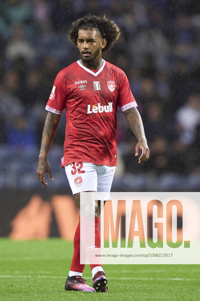 FC Porto v CD Santa Clara - Liga Portugal Betclic Matheus Nunes Fagundes de Araujo MT of CD Santa Clara looks on during the Liga Portugal Betclic match between FC Porto and CD Santa Clara at Estadio Do Dragao in Porto, Portugal, on January 26, 2025. Porto, Portugal Porto Portugal