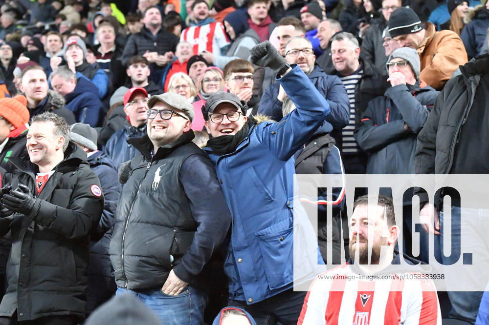 Hull City v Stoke City EFL Sky Bet Championship 01 02 2025. Stoke City fans celebrates goal scored by Stoke City midfielder Andy Moran (24) to 1-2 during the EFL Sky Bet Championship match between Hull City and Stoke City at the MKM Stadium, Kingston upon Hull, England on 1 February 2025. Kingston upon Hull MKM Stadium East Riding of Yorkshire England Editorial use only DataCo restrictions apply See www.football-dataco.com ,