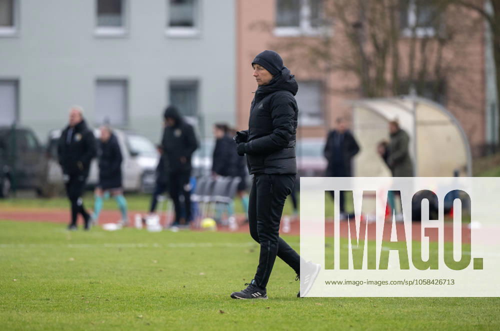 Fußball, Frauen, Testspiel, Saison 2024 2025, 1. FC Union Berlin - FC Schlieren (13:0), Trainerin Ailien Poese (1. Frauen 1. FC Union), 02.02. 2025,