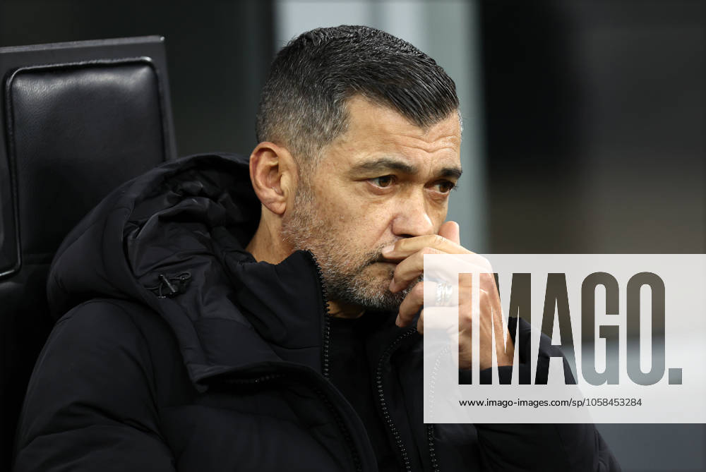 Ac Milan - FC Internazionale Sergio Conceicao, head coach of Ac Milan looks on during the Serie A match beetween Ac Milan and FC Internazionale at Stadio Giuseppe Meazza on February 2, 2025 in Milano, Italy . Milano Stadio Giuseppe Meazza Italy