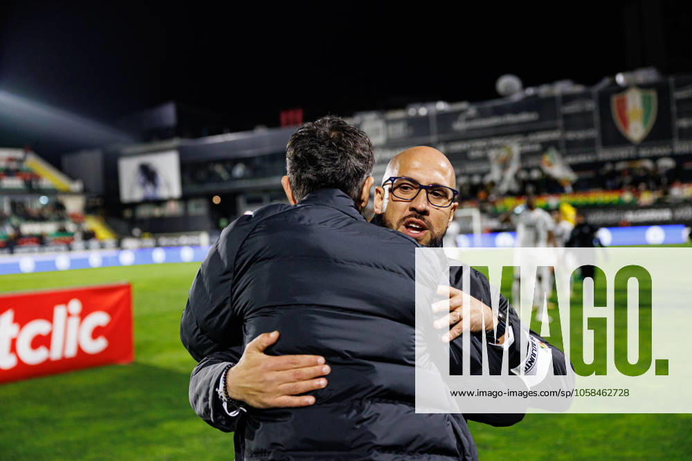 Bruno Lage and Jose Faria seen in action during Liga Portugal game between teams of CF Estrela Amadora and SL Benfica at Estadio Jose Gomes (Maciej Rogowski) Amadora Estadio Jose Gomes Portugal